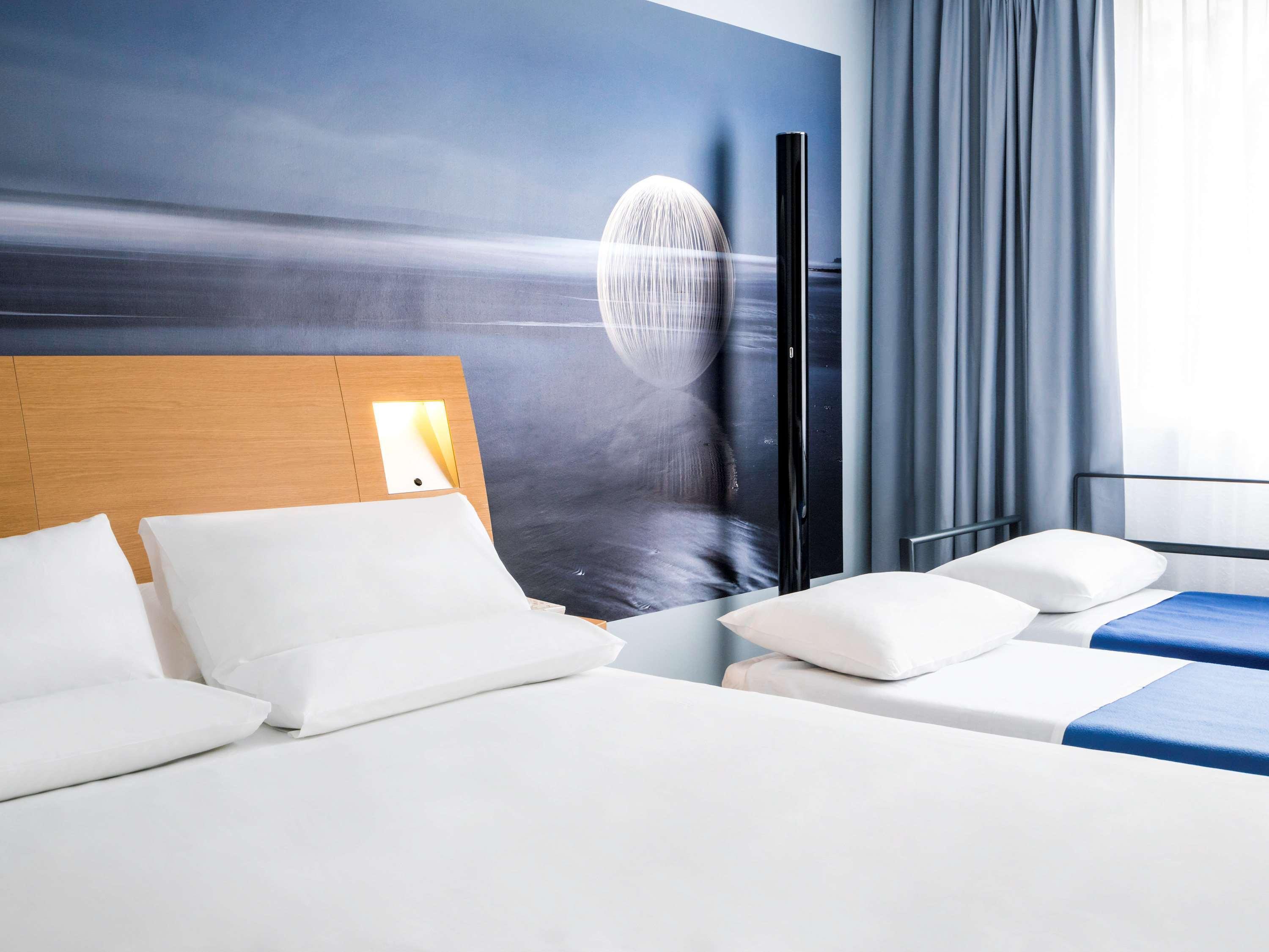 Novotel Saclay Exterior photo